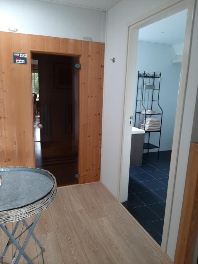 Bed and Breakfast In De Wolken Giessenburg Exterior foto